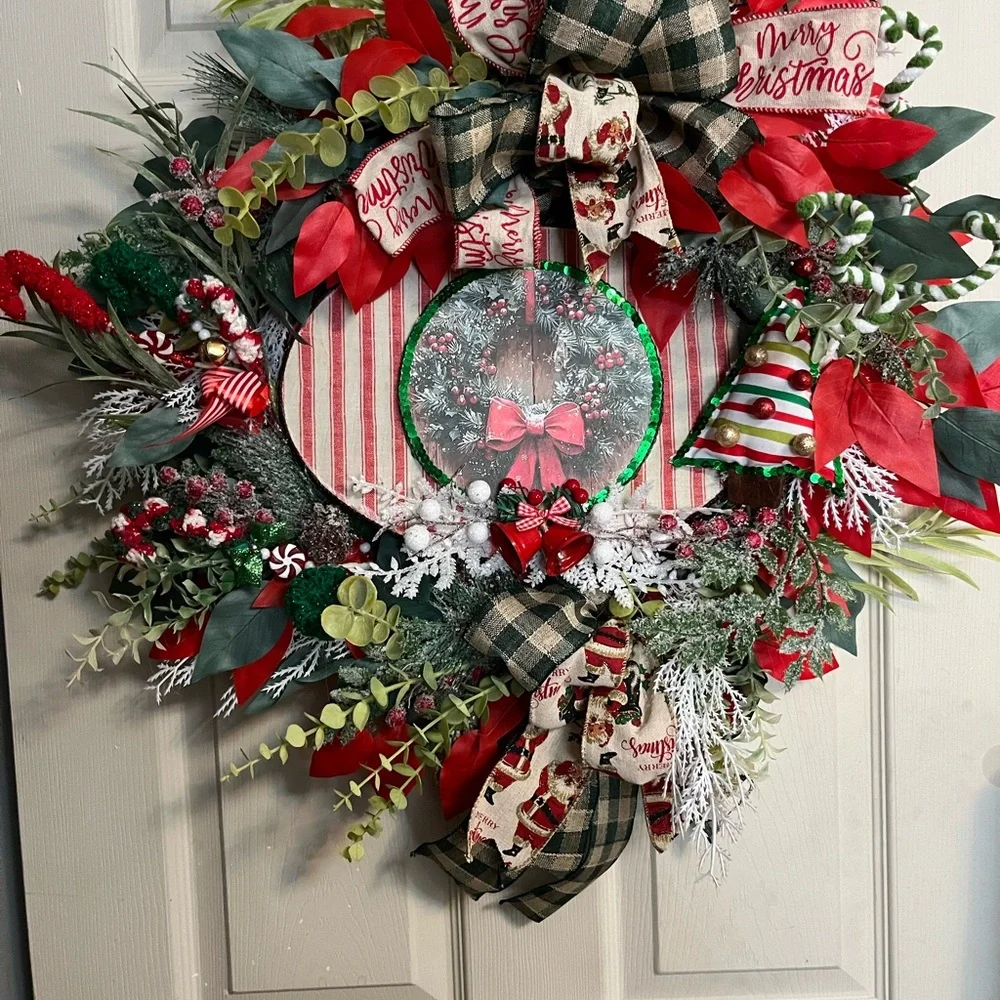 Charming Holiday Wreath with Red and Green Accents